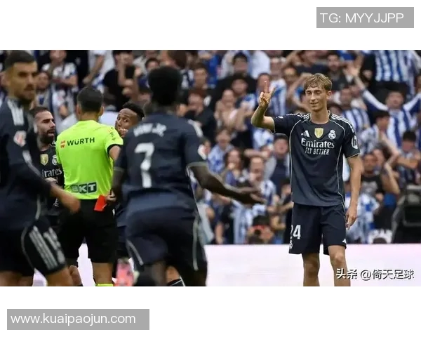 足球巨星实力对决谁才是真正的球场王者分析与比较 足球巨星实力对决谁才是真正的球场王者分析与比较